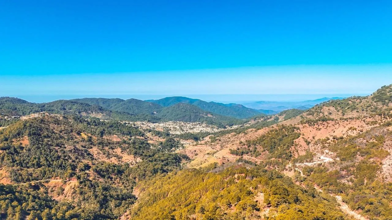 Vista panorámica desde la montaña del pueblo de Santa Catarina Juquila