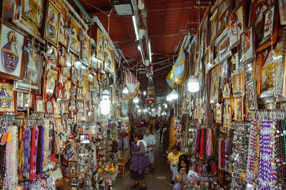 Interior del Mercado Amor y Fe en Juquila Oaxaca